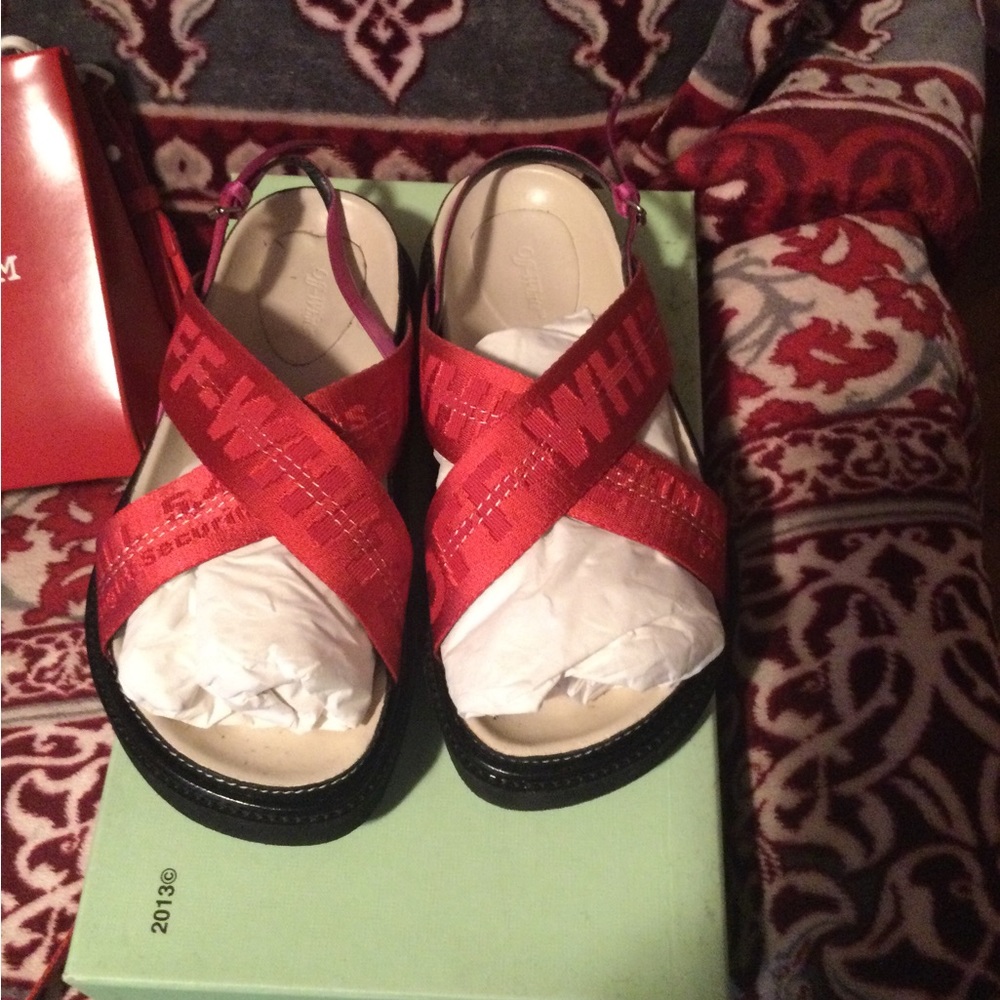 Authentic 💯off white sandals